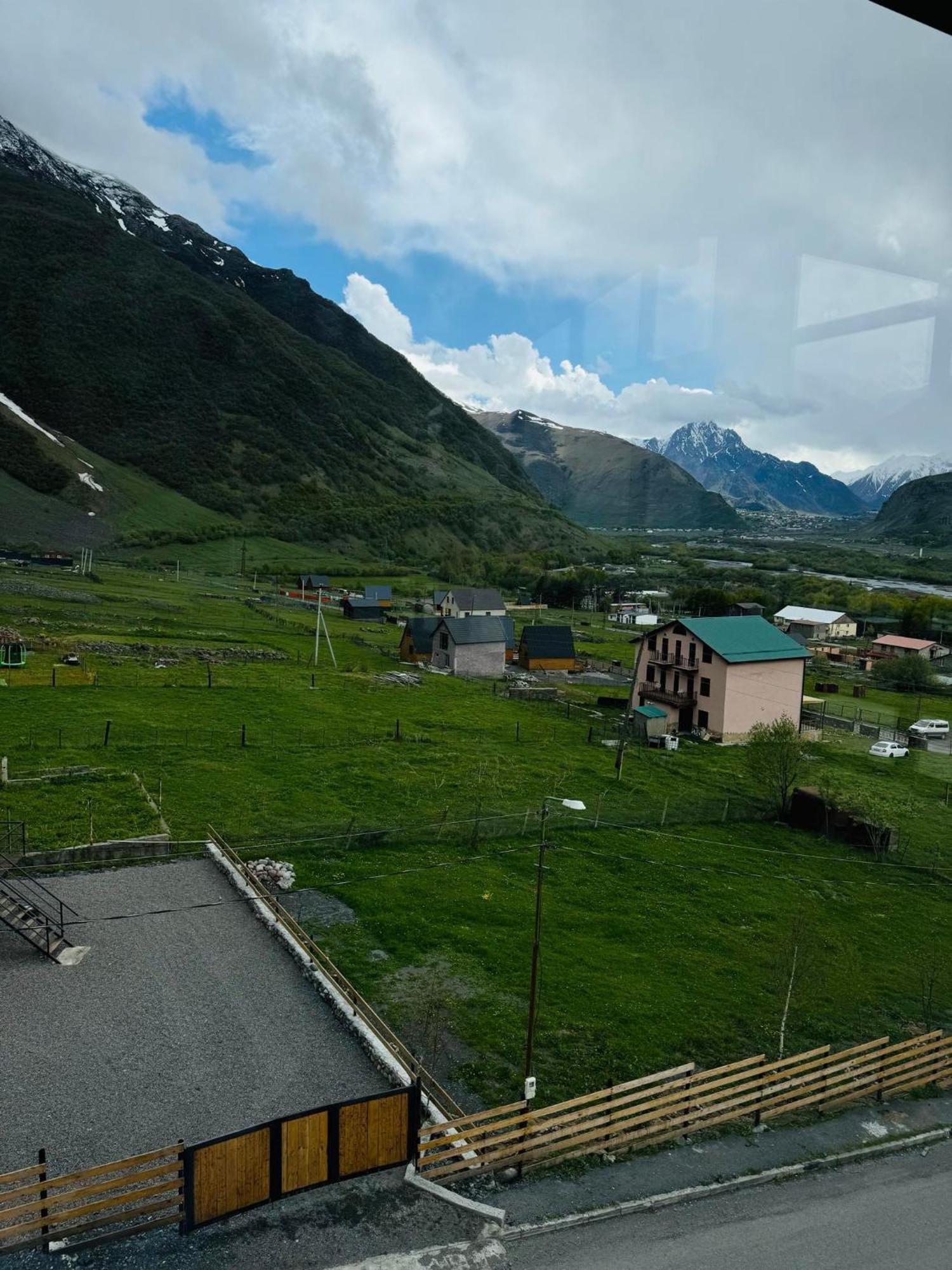Chalet Kazbegi Otel Dış mekan fotoğraf