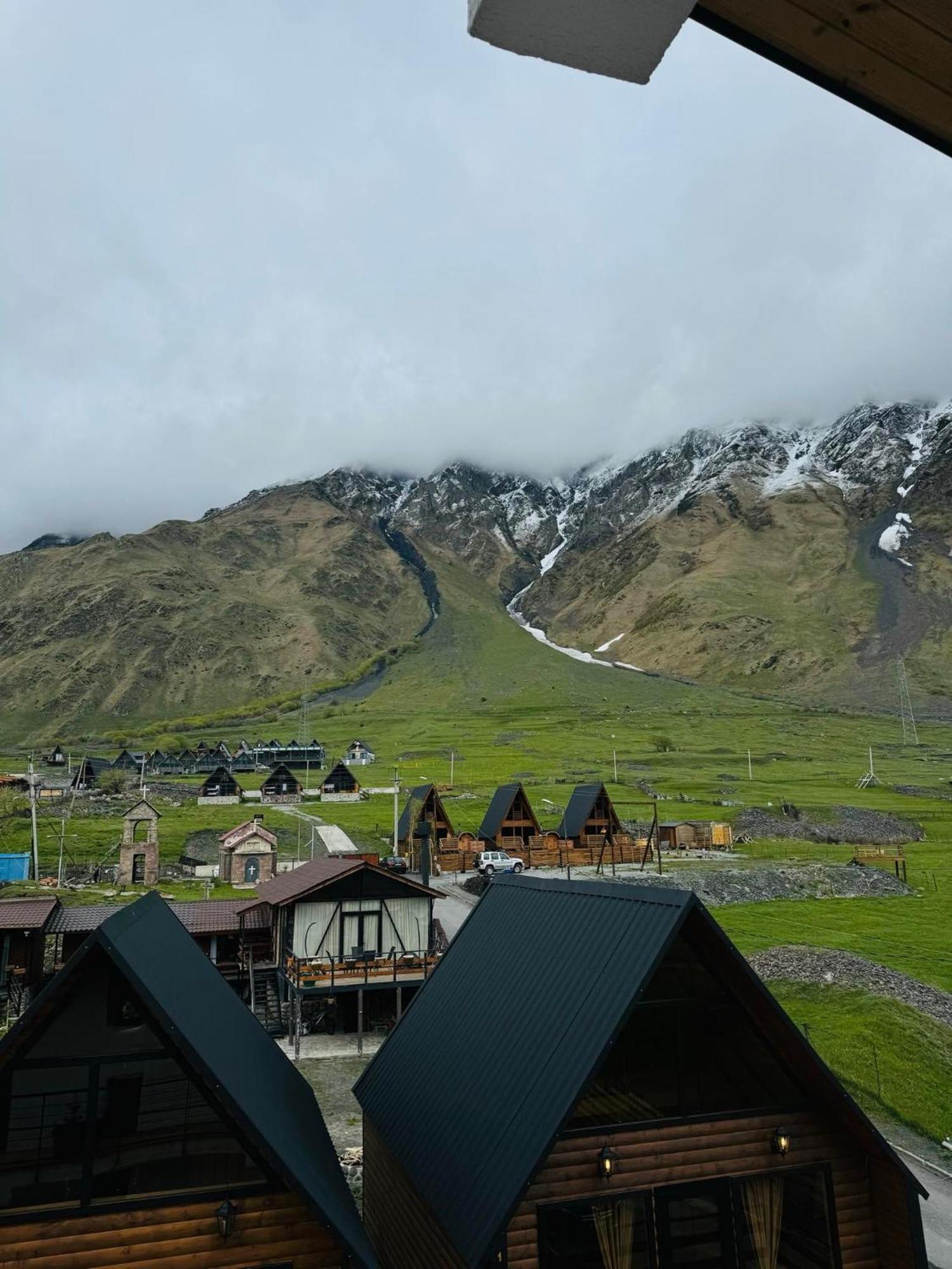 Chalet Kazbegi Otel Dış mekan fotoğraf